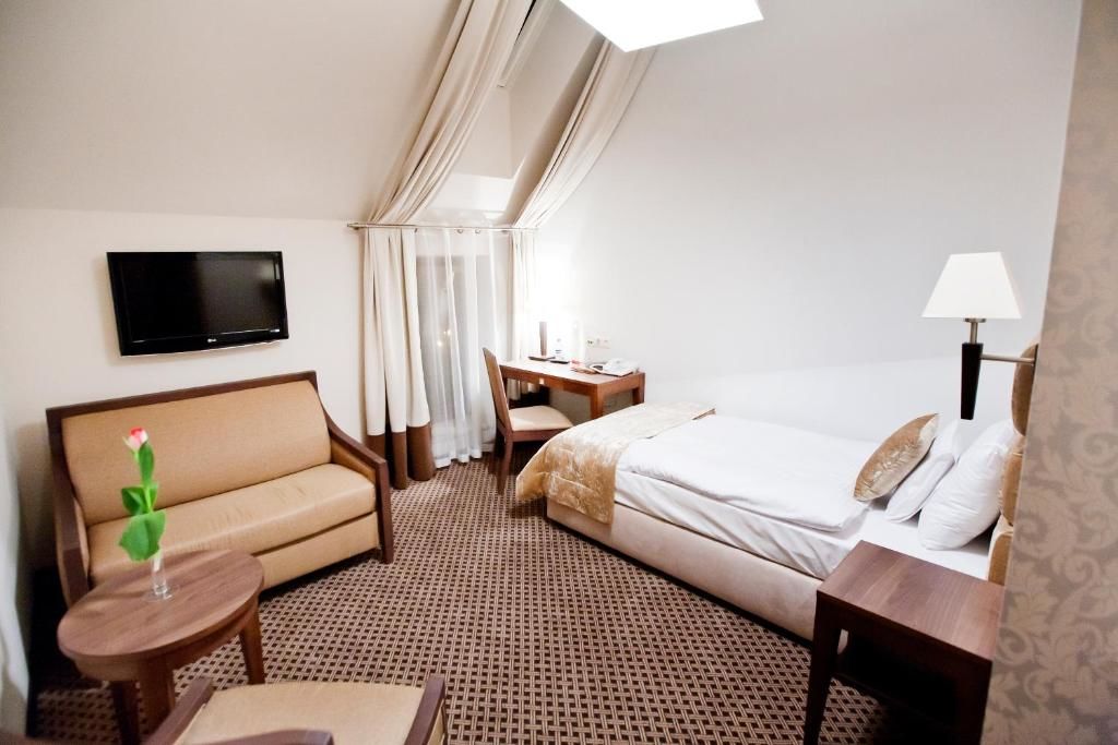 Отель Hotel Silvia Gold Gliwice Гливице